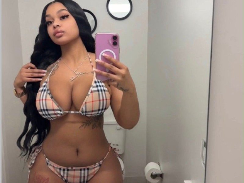 elaiza-mulata-sexy-y-juguetona-con-ganas-de-jugar-llama-small-1