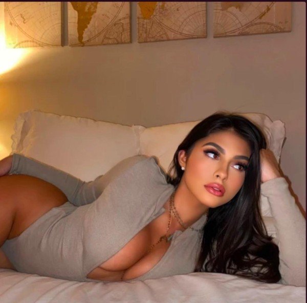 elena-dispuesta-a-complacerte-en-marbella-big-2