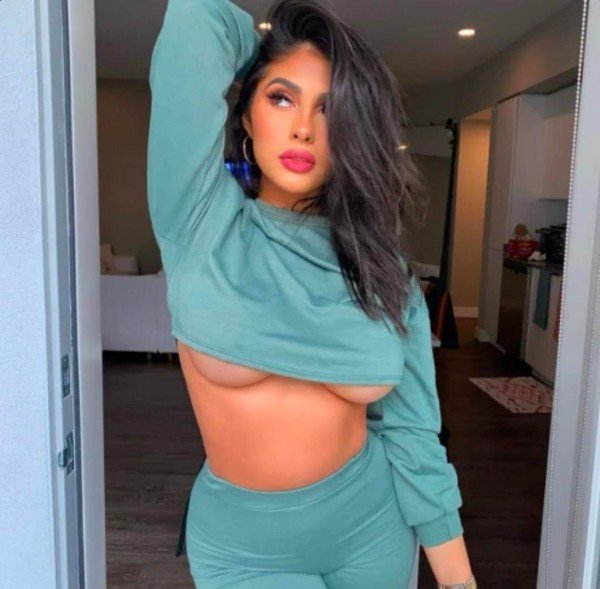 elena-dispuesta-a-complacerte-en-marbella-big-3