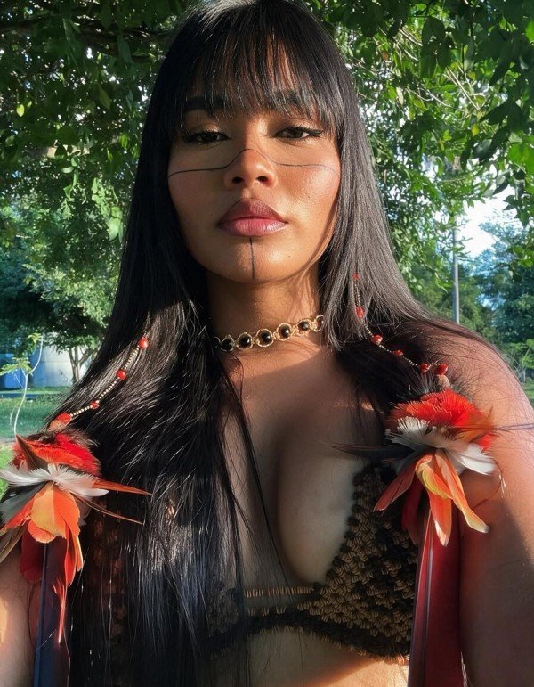 gabi-sexy-brasilena-nativa-big-0