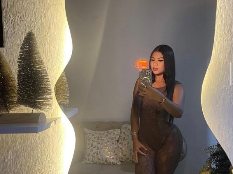 sharon-en-malaga-quitame-las-bragas-quiero-sexo-duro-small-3