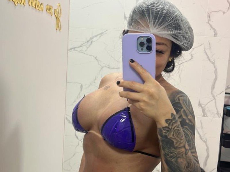 valentina-en-sitges-unica-en-la-cama-fiestera-small-2