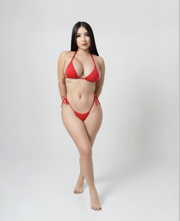valeria-flaca-chiquitita-sexy-dispuesta-a-cumplir-tus-fantasias-big-1