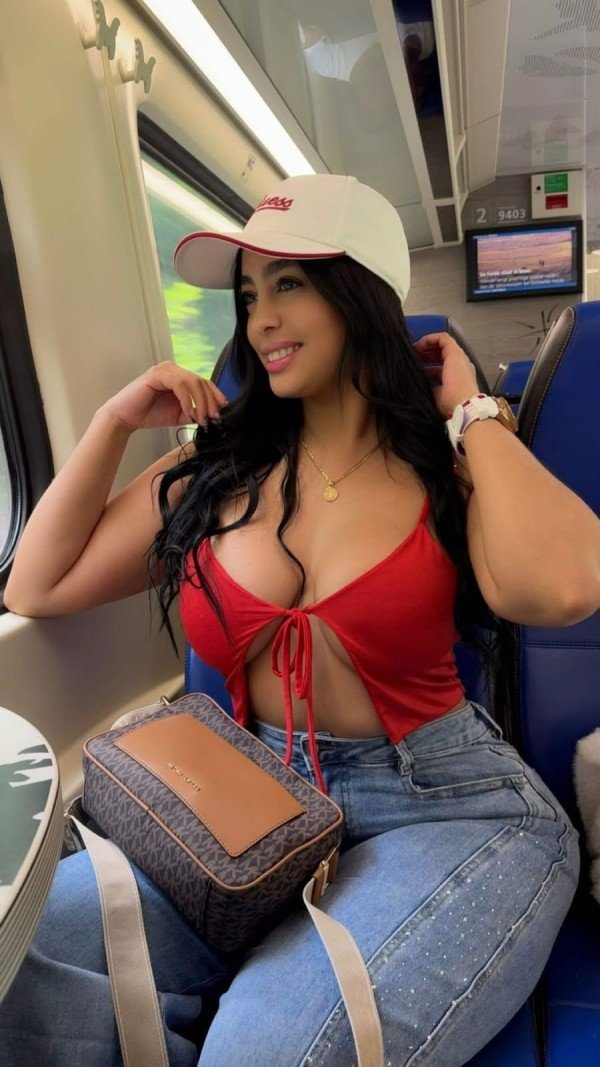 valeria-latina-triguena-fotos-reales-fiestera-big-4
