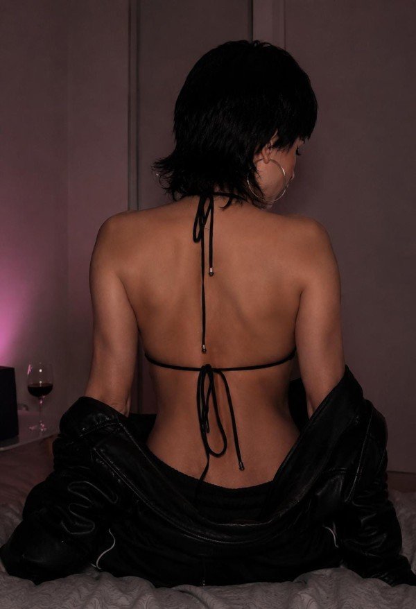 valen-buscas-una-mujer-que-te-domine-experta-en-nuevos-y-fantasias-fiestera-24h-big-2