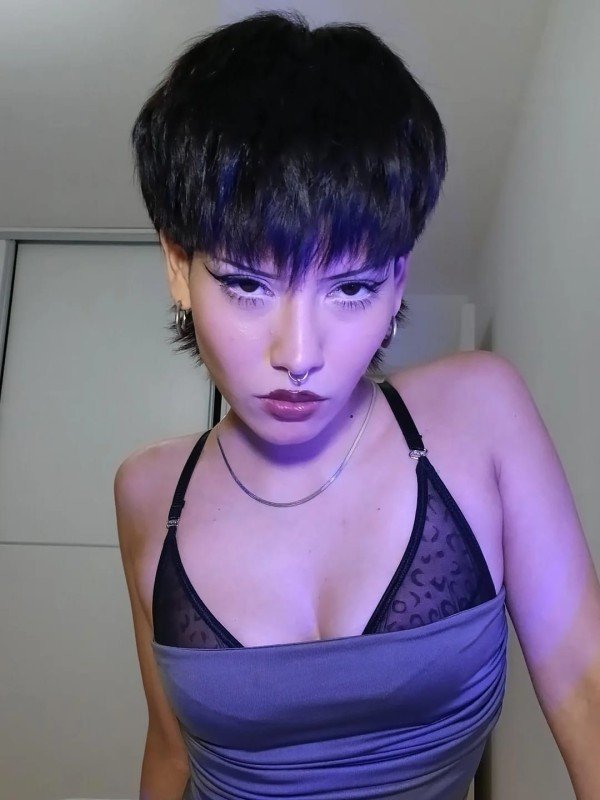 valen-buscas-una-mujer-que-te-domine-experta-en-nuevos-y-fantasias-fiestera-24h-big-4