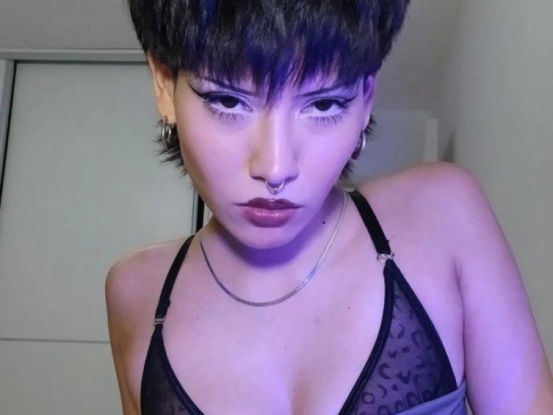valen-buscas-una-mujer-que-te-domine-experta-en-nuevos-y-fantasias-fiestera-24h-small-4