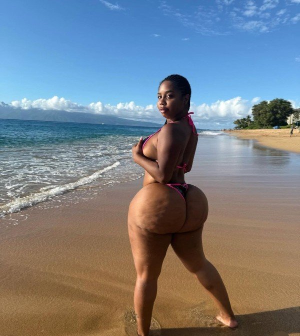 karla-la-morena-mas-guapa-big-1