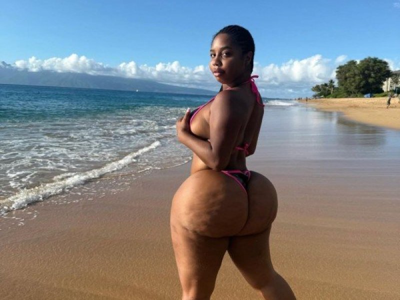 karla-la-morena-mas-guapa-small-1