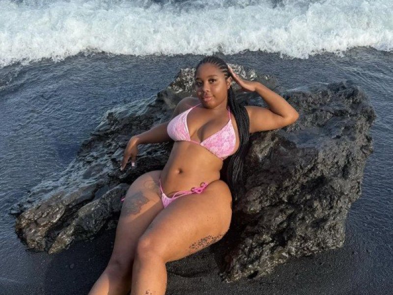 karla-la-morena-mas-guapa-small-4