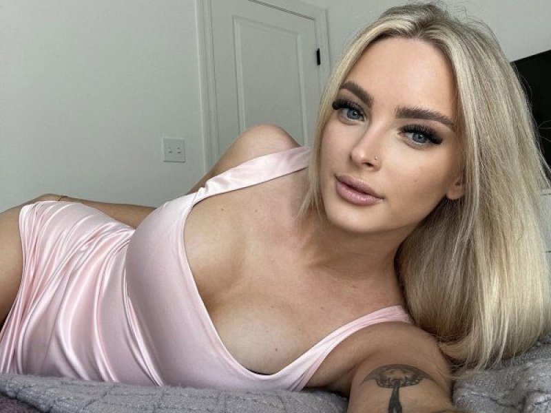 alesya-me-encanta-france-natural-i-anal-tengo-23-anos-marbella-centro-small-2