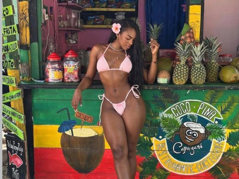valery-morena-latina-candente-small-2