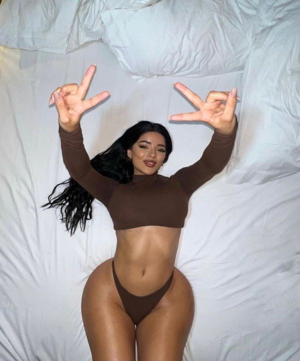 valentina-hot-carino-estoy-en-barcelona-las-24-hrs-super-fixstxrita-big-4