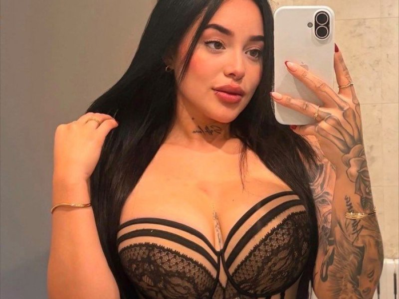 salome-colombiana-nalgona-fiestera-24h-small-2