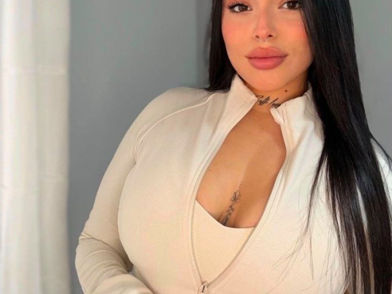 salome-colombiana-nalgona-fiestera-24h