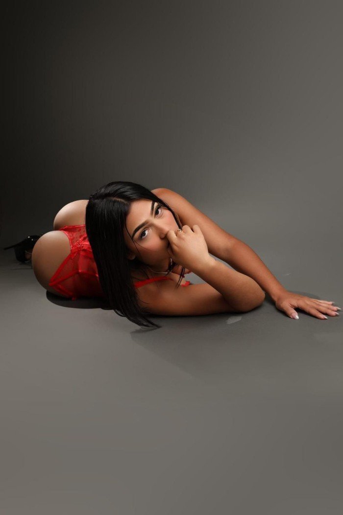 mariana-latina-fiestera-culona-muy-cachonda-follame-las-24-horas-big-2