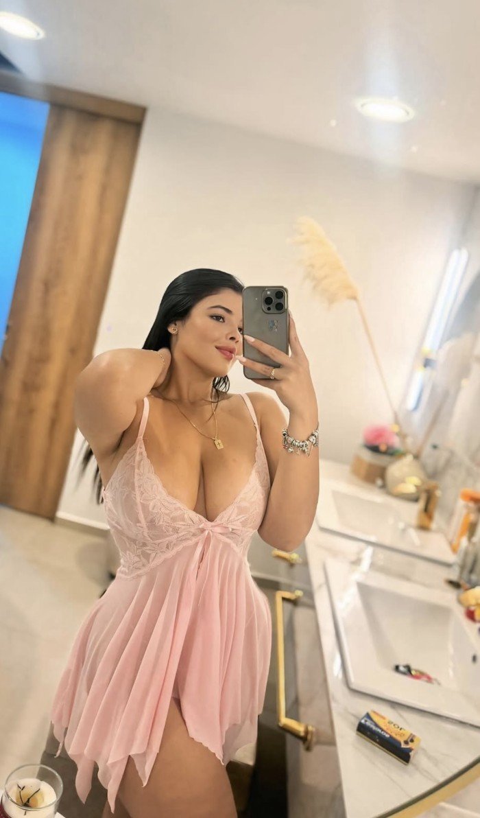 laura-colombiana-novedad-en-la-isla-big-3